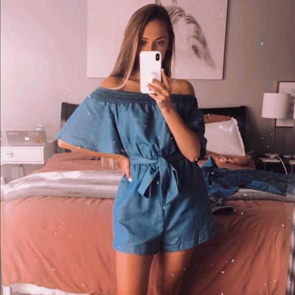 LAST ONE! Armoraโs Denim Blue Off Shoulder Romper - Picture 4 of 8